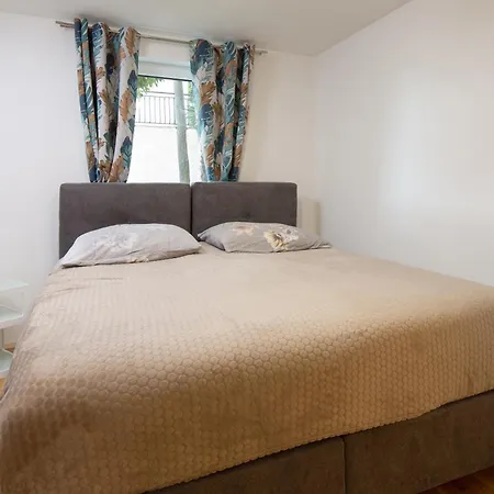 Azureo With Ocean View By Stadtlandnest Apartamento Opatija