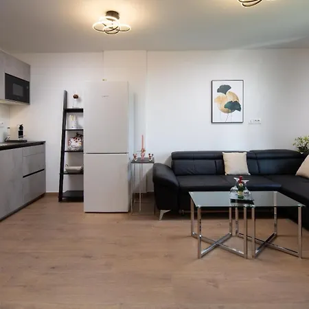 Azureo With Ocean View Apartment *