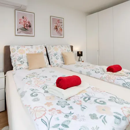 Azureo With Ocean View * 오파티아