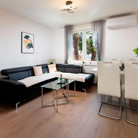 Azureo With Ocean View オパティヤ