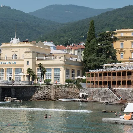 Azureo With Ocean View 아파트 *