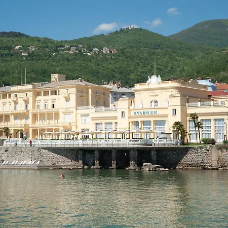 Azureo With Ocean View 아파트 *