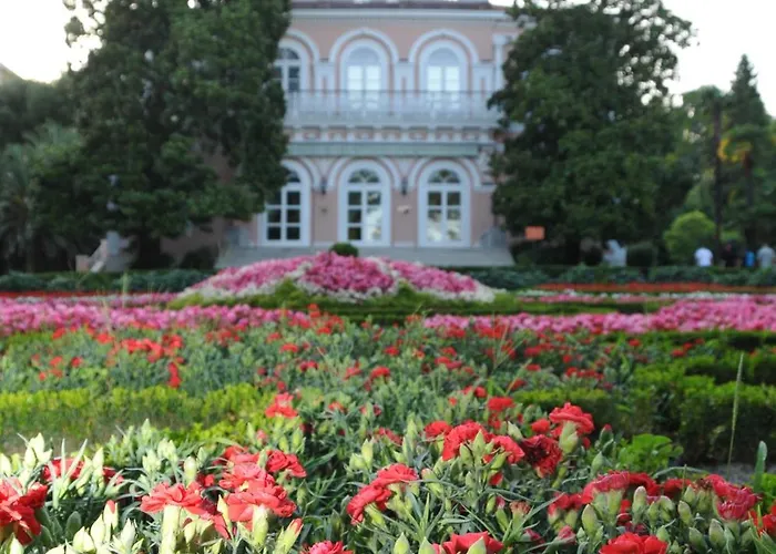 Azureo With Ocean View 오파티아