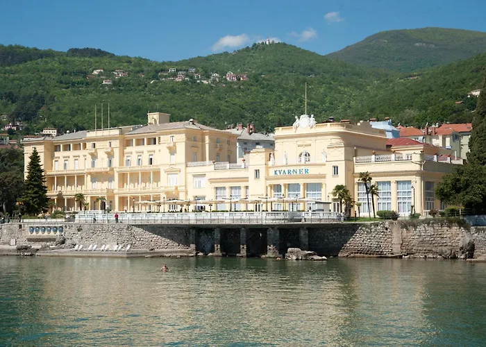 Azureo With Ocean View 아파트 *