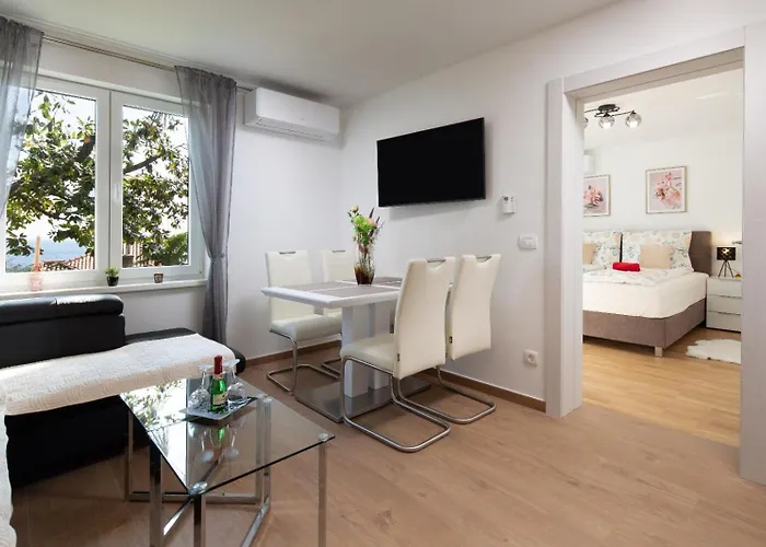 Azureo With Ocean View * 오파티아