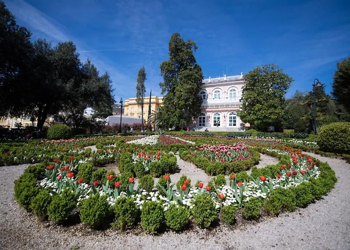 아파트 Azureo With Ocean View 오파티아