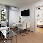 Апартаменты Azureo With Ocean View By Stadtlandnest *