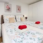Апартаменты Azureo With Ocean View By Stadtlandnest *