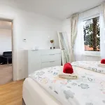Azureo With Ocean View By Stadtlandnest